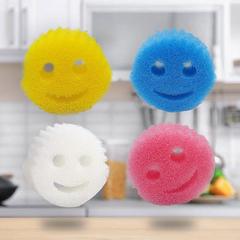 笑顔の魔力をきれいにして笑顔のスポンジを拭きます。