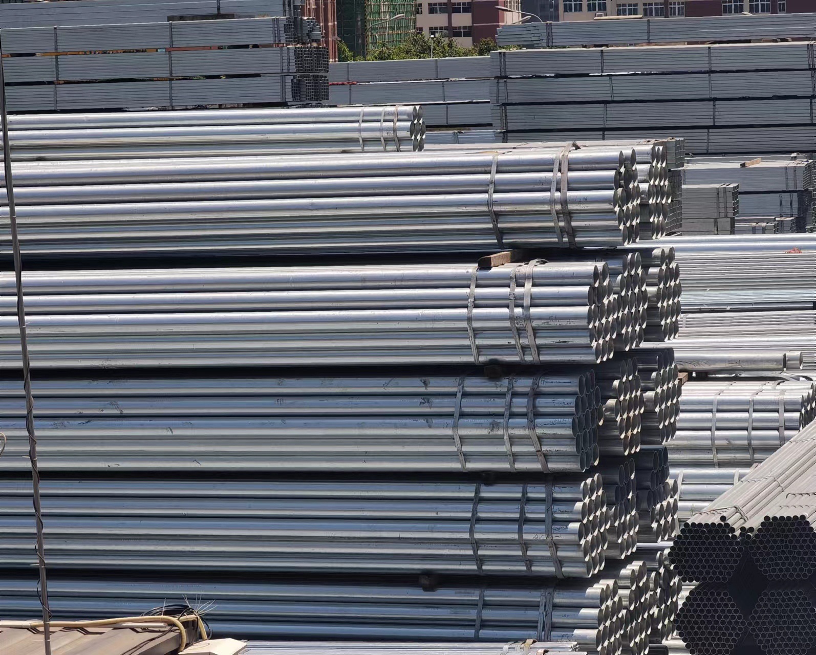 镀锌钢管40*40厂家供应镀锌方矩管矩圆形管幕墙热镀方通耐腐蚀