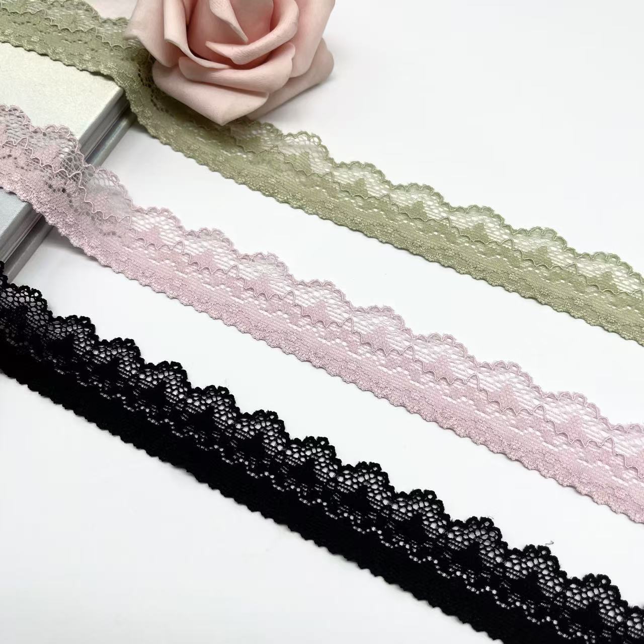 Elastic lace hair band