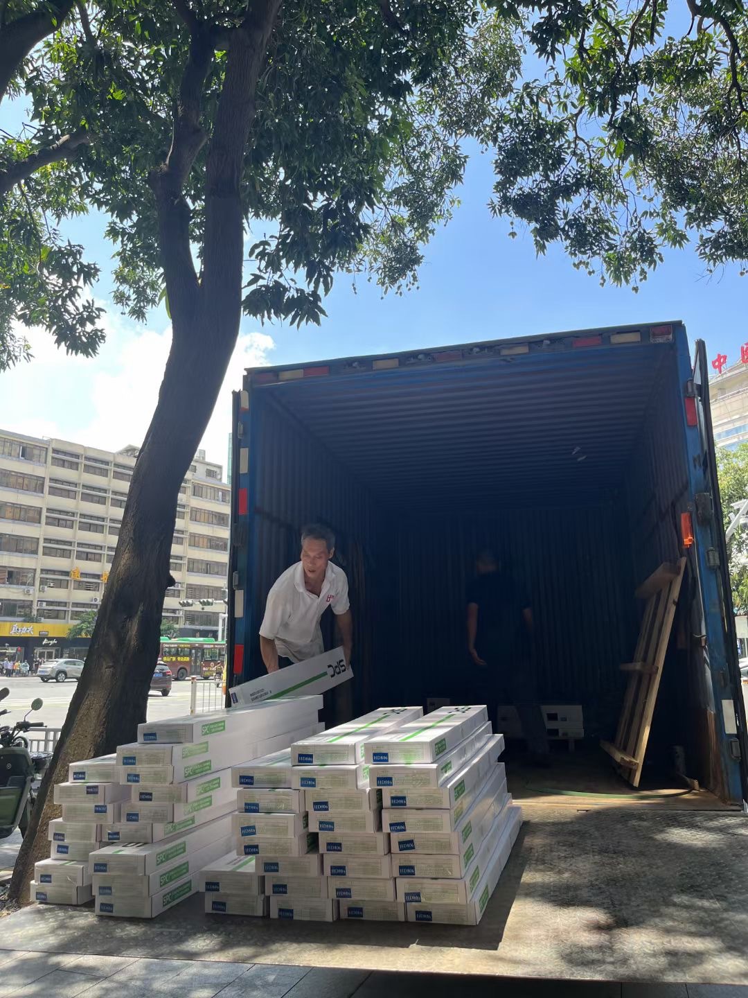 O1CN01UoJCLV1ks3PxtsnZn_!!2215830454738-0-cib.jpg?__r__=1689149277763