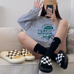Thick-soled slippers women's summer outdoor wear cute ins sandals home non-slip indoor lovers sandals soft bottom shit feeling
