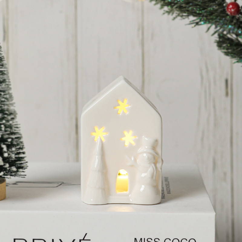 Transfronterizo cerámica nórdica pequeña casa iluminada LED casa decoración navideña creativa nueva decoración europea al por mayor