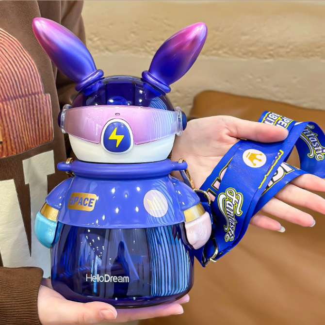 大容量卡通兒童塑料水壺便攜背帶大肚吸管杯學生戶外隨手喝水杯子