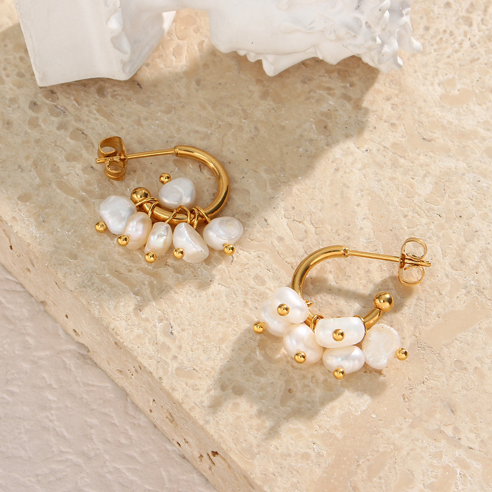 Elegant C Shape Metal Plating Artificial Pearls Ear Studs