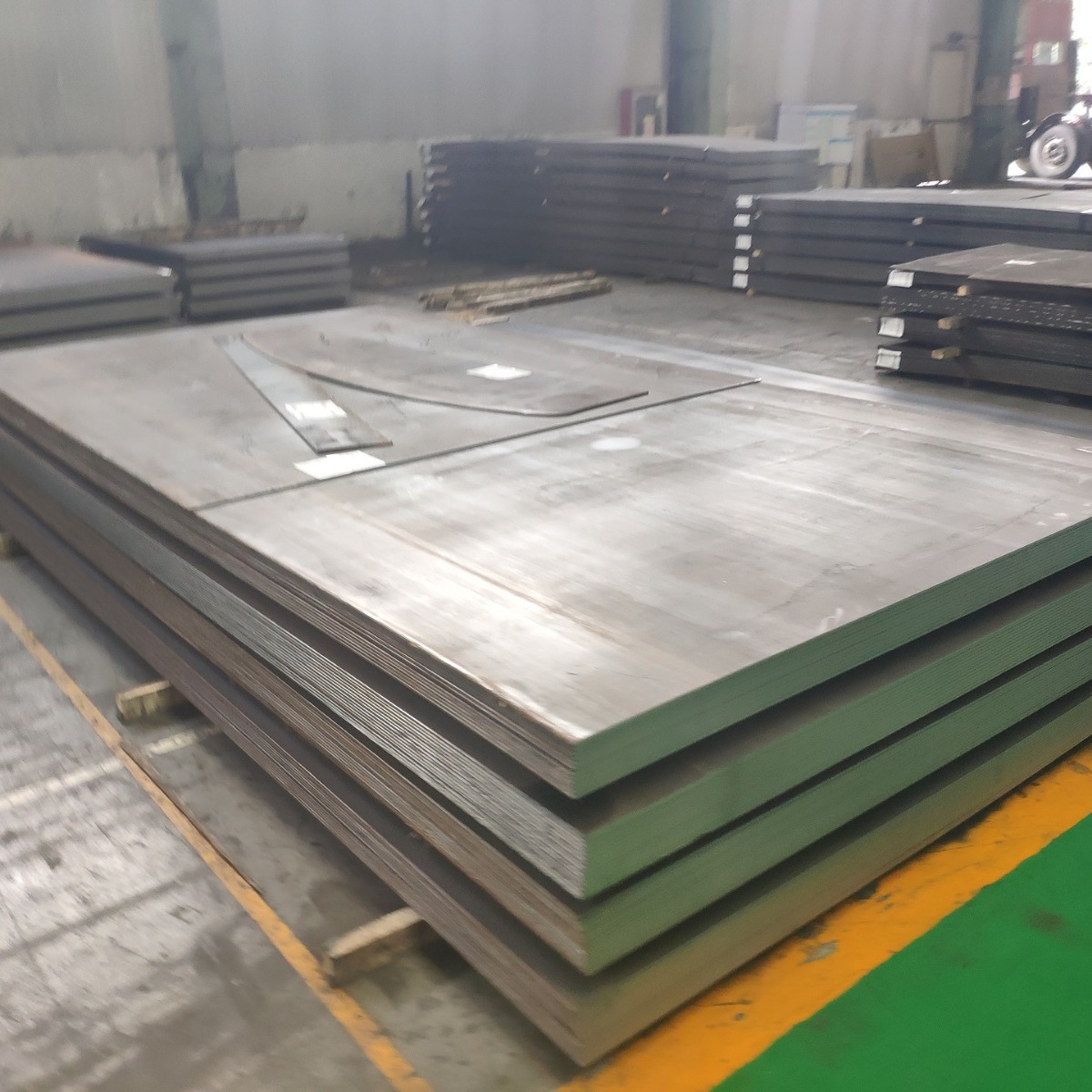 重庆耐磨板现货NM400NM500机械加工车辆制造工程建筑耐磨钢板