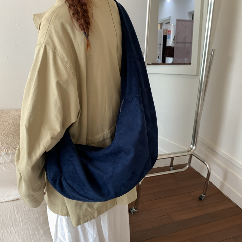 麂皮绒大容量复古饺子包2025新款女士通勤休闲韩版斜跨单肩腋下包|undefined
