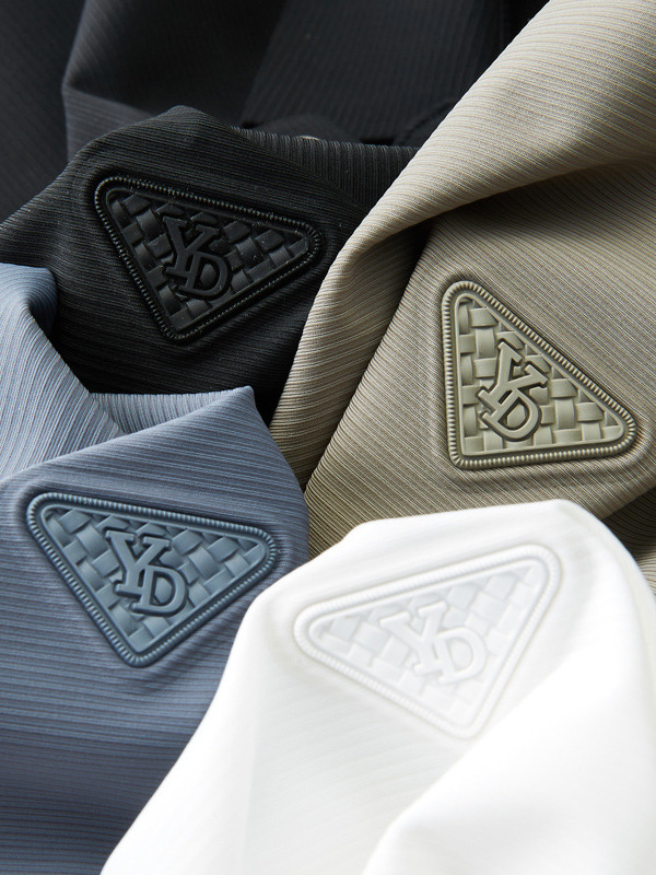 Polo de manga corta sin costuras para hombre, ropa masculina de alta gama, camiseta informal profesional para hombre, top negro de lujo ligero y moderno