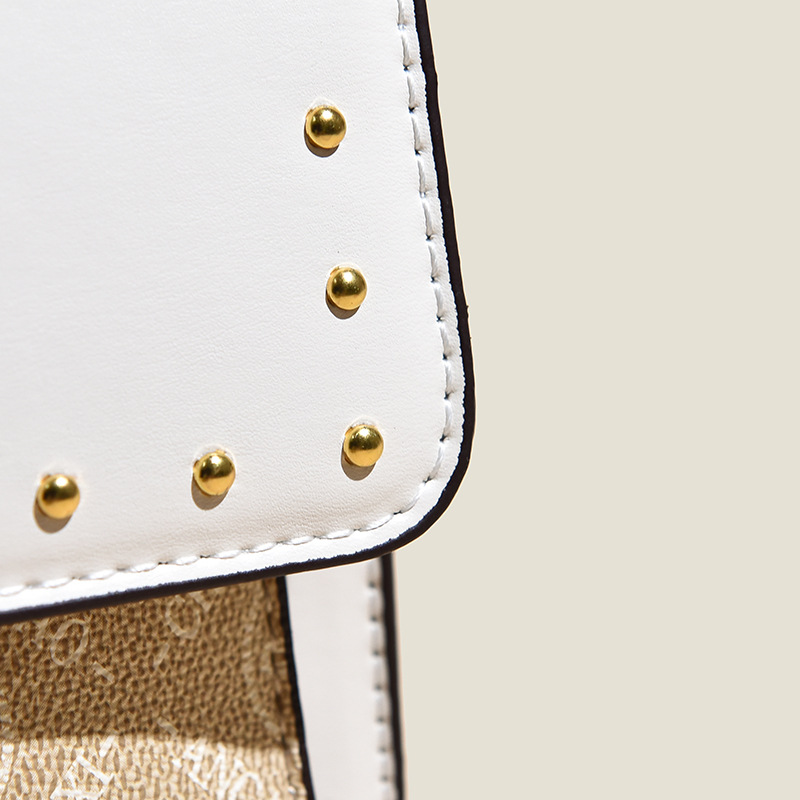 2023 Herbst Neue Live-Übertragung Beliebte Einzelschulter Diagonalkette Niet Kleine Quadratische Damentasche Fabrik Direktverkauf und Lieferung_voghion.com