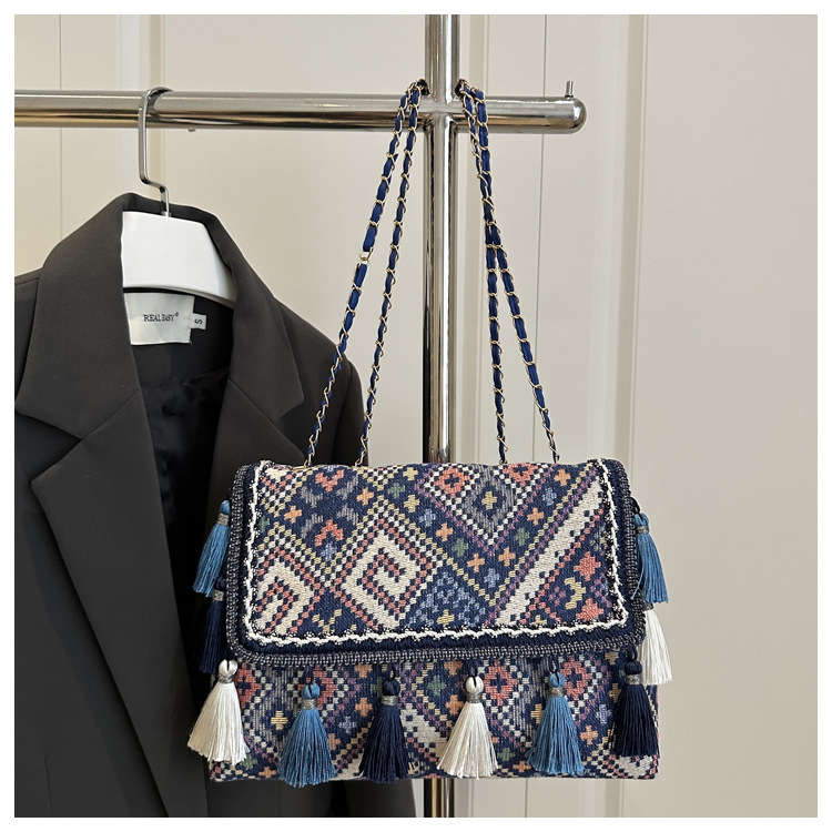 336g Weight Flip Cover Closure Type Single Shoulder Strap Strap Type Shoulder Bag Bags Type Casual, Holiday Occasion Cloth Material Geometric Pattern All Seasons Season Women's Gender Elegant, Ethnic Style Style Square Shape Women's Cloth Geometric Elegant Ethnic Style Square Flip Cover Shoulder Bag 5
