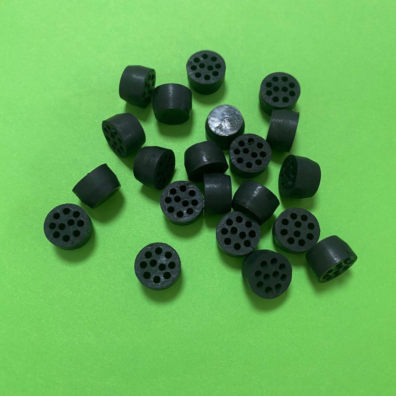 氟橡胶件 耐酸碱耐温氟胶平垫圈 氟胶垫圈 圆形通孔氟胶密封圈