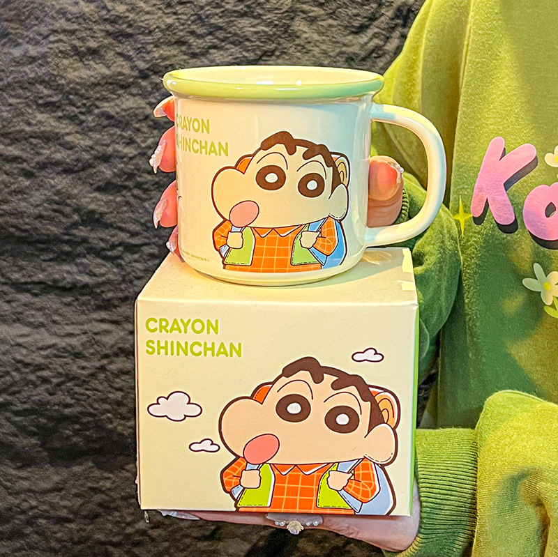 Crayon Shin-chan taza autorizada genuina para el hogar taza invertida con escala taza de leche linda de alto valor taza de cerámica