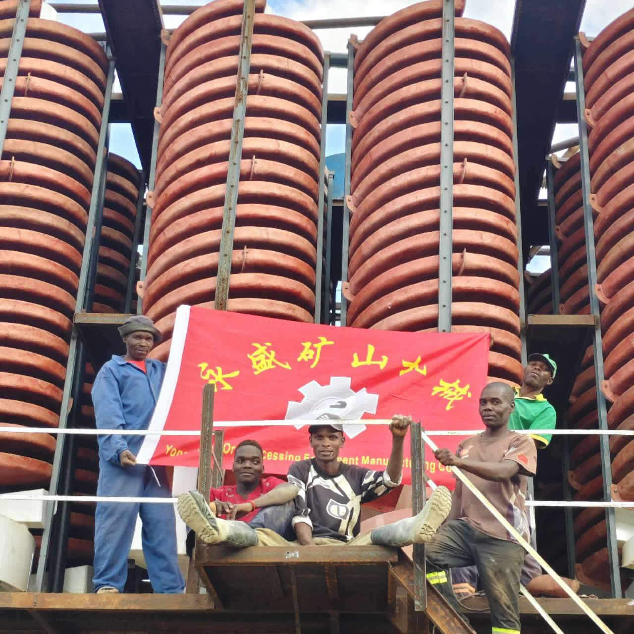 莫桑比克滨海锆钛铁矿选矿设备去灰粉螺旋溜槽洗煤矸石螺旋分选机