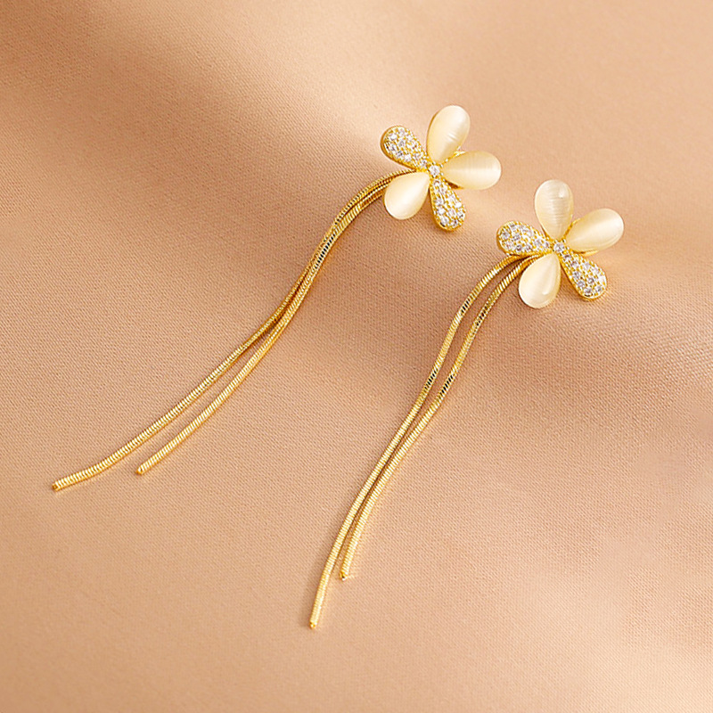 Simple Opal Flower Tassel Copper Earrings display picture 3