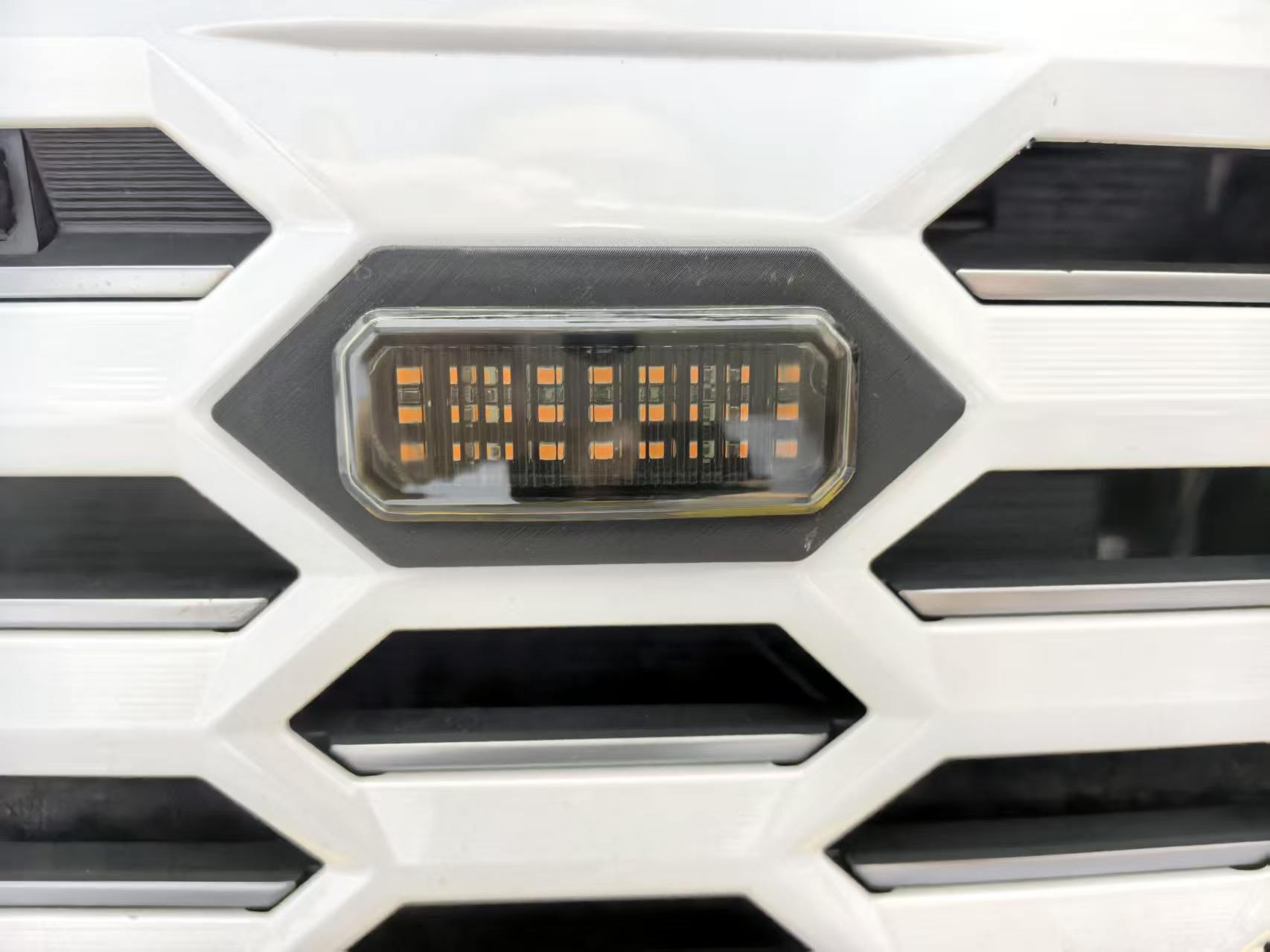 Suitable for 26 models of the new Wildlander off-road exterior modification, small yellow lights for the front bumper decoration and ambient lighting