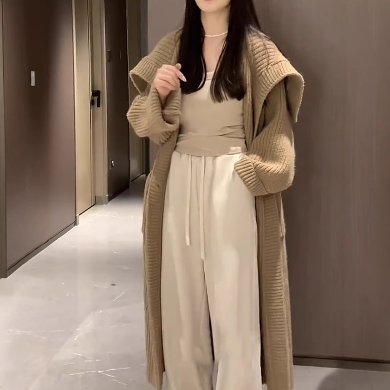 女性用の大きなキルトセーターコート、秋と冬のゆったりとした厚みのあるハイエンドラペルニットカーディガンコート|undefined