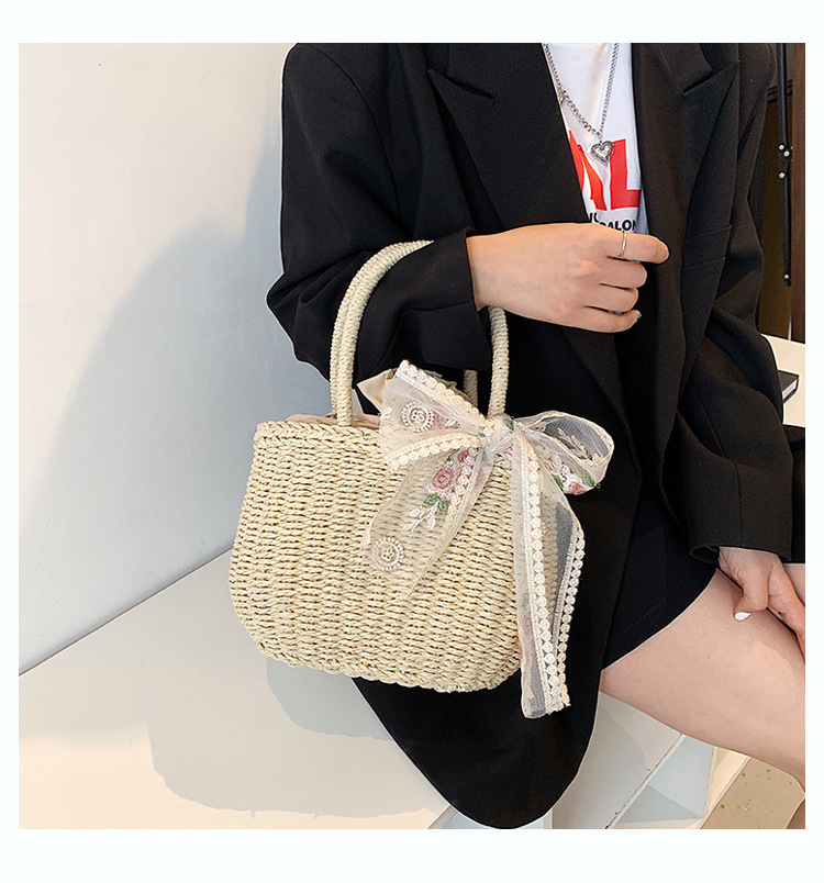 Woven Fashion Spring And Summer New Large Capacity Women's Bag 23*19*13cm display picture 2