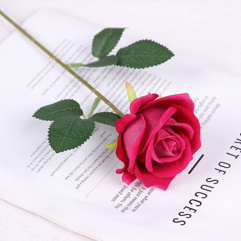 Simulación de flores de rosa de mano única tela de terciopelo cascada pared de flores decoración de boda flores falsas al por mayor