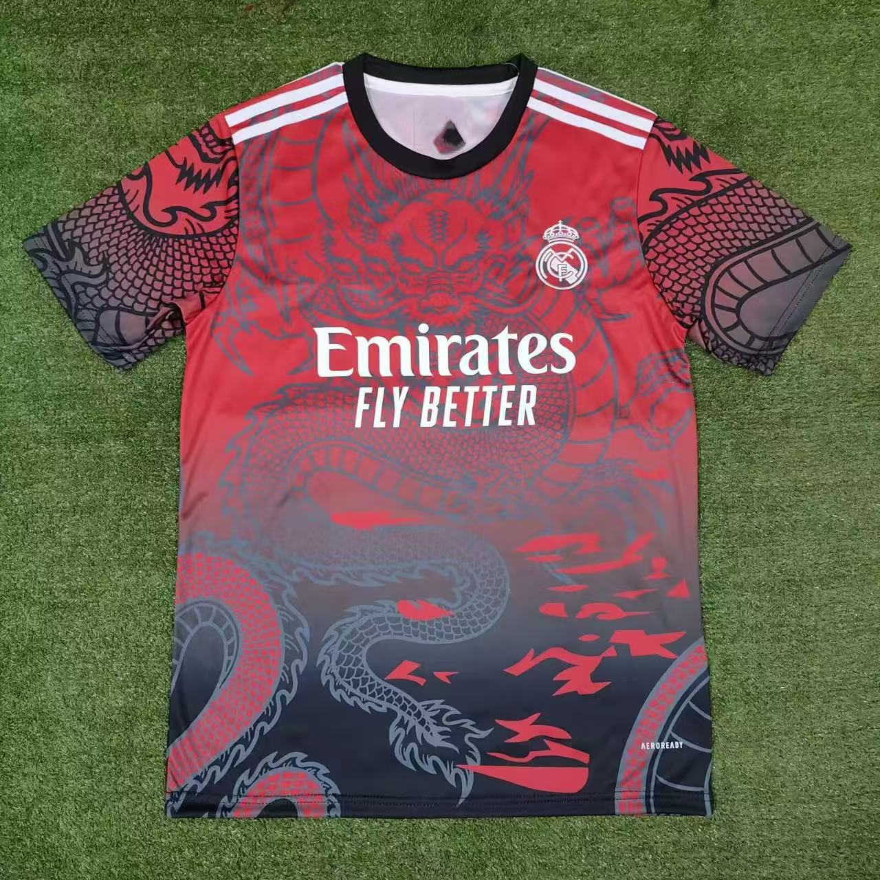 Una generación de uniformes de fútbol, nuevos uniformes de entrenamiento, camisetas, Italia AC, Barcelona, Real Madrid, Brasil, Japón, Ajax