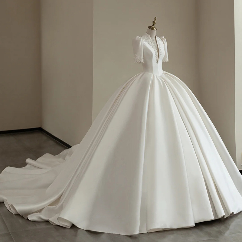 Vestido de novia de satén francés 2024 nuevo vestido de novia principal de novia simple de alto grado de media manga con cuello en v vestido de novia ventas directas de fábrica