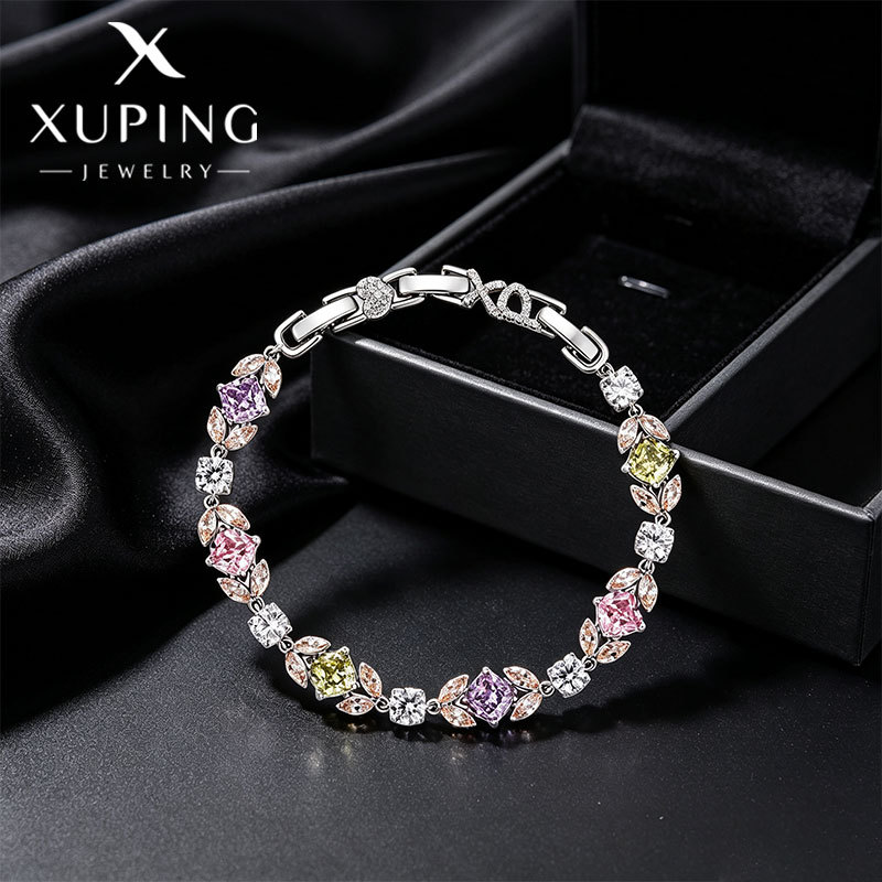 Pulsera Geométrica Circular con Dije de Cubo de Aleación de Cobre