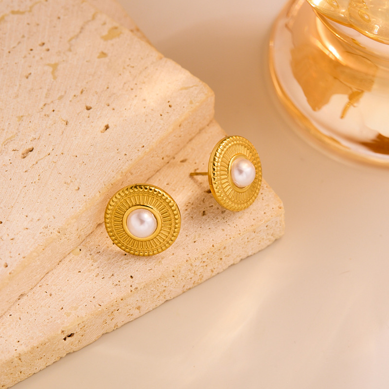 French Retro New Style Round Striped Pearl Titanium Steel Earrings for Women, Niche Light Luxury with a High-End Feel, Non-Fading Ear Jewelry