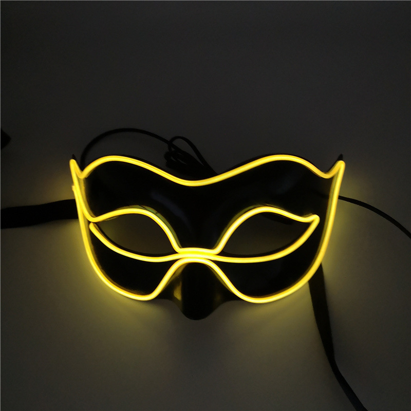 Fabricantes de máscaras luminosas extrañas de fiesta de Halloween ofrecen máscaras luminosas clásicas de mitad de cara.