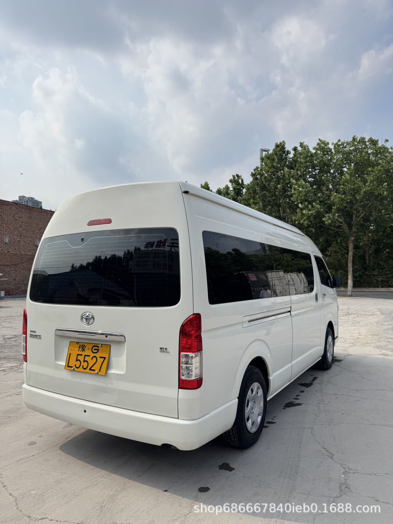 Export to Africa: Factory direct sales of light trucks, diesel buses, commercial buses, and medium-sized vehicles