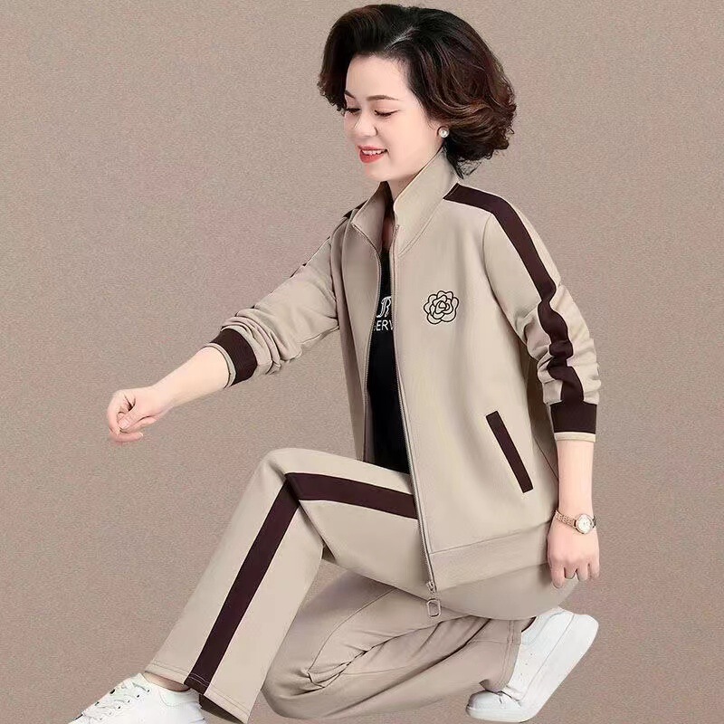Middle-aged mom spring and autumn sportswear suit 2024 New coat middle-aged and elderly women plus size western style three-piece suit Middle-aged mom spring and autumn sportswear suit 2024 New coat middle-aged and elderly women plus size western style three-piece suit