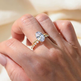 项链;戒指;耳钉