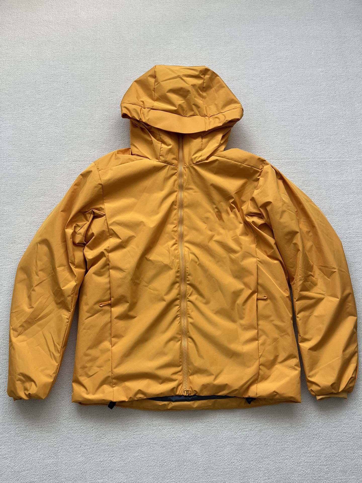 Pájaro con ropa de algodón al aire libre Astro pareja caliente con capuz impermeable negro amarillo