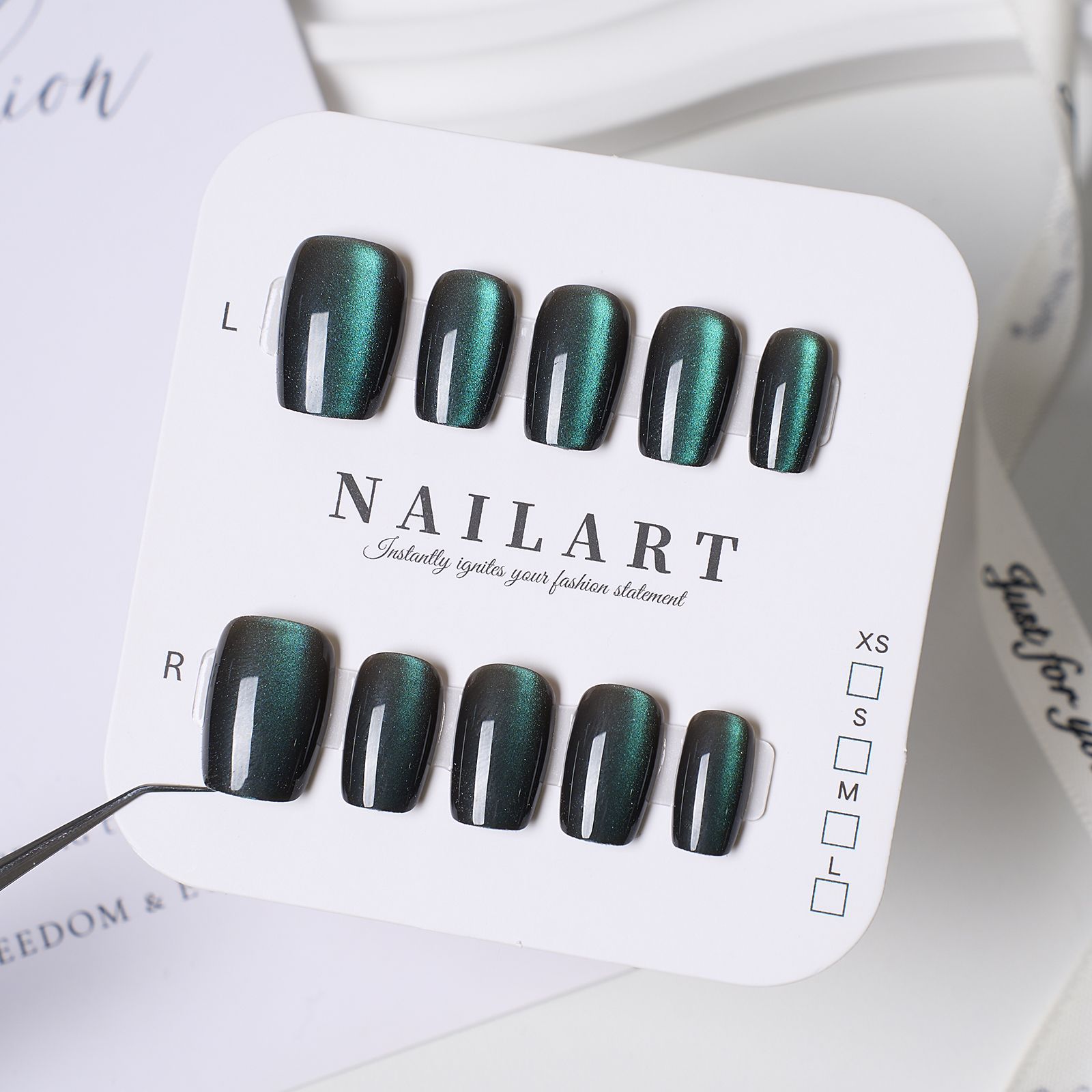 10 piezas decodificadas en línea estilo rojo temperamento alto poco fragante estilo francés in se siente la atmósfera blanca de las uñas hechas a mano