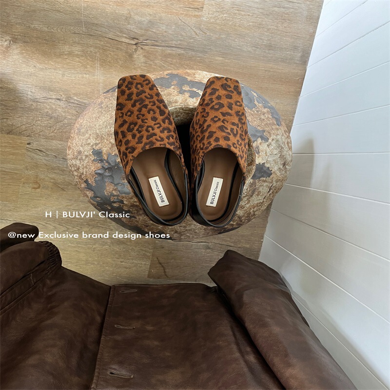 French-style low-heeled pointed leopard print foot-stepping shoes women's shoes 2024 spring and autumn evening fashion quality matching skirt shoes