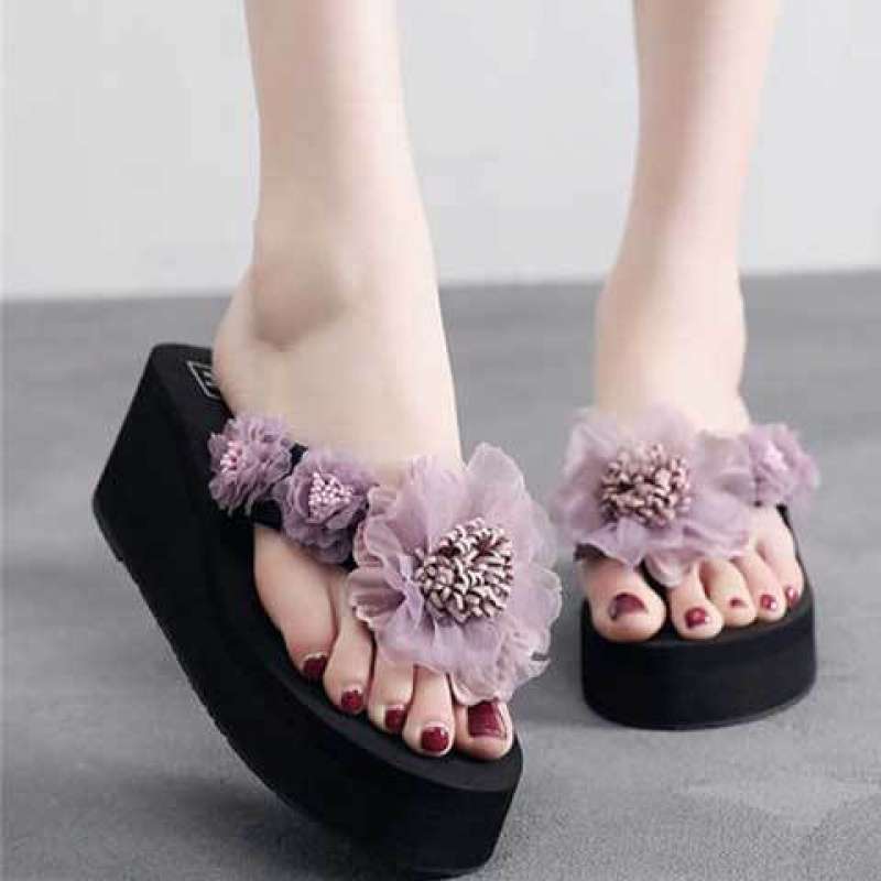 Beach fashionable women's slippers