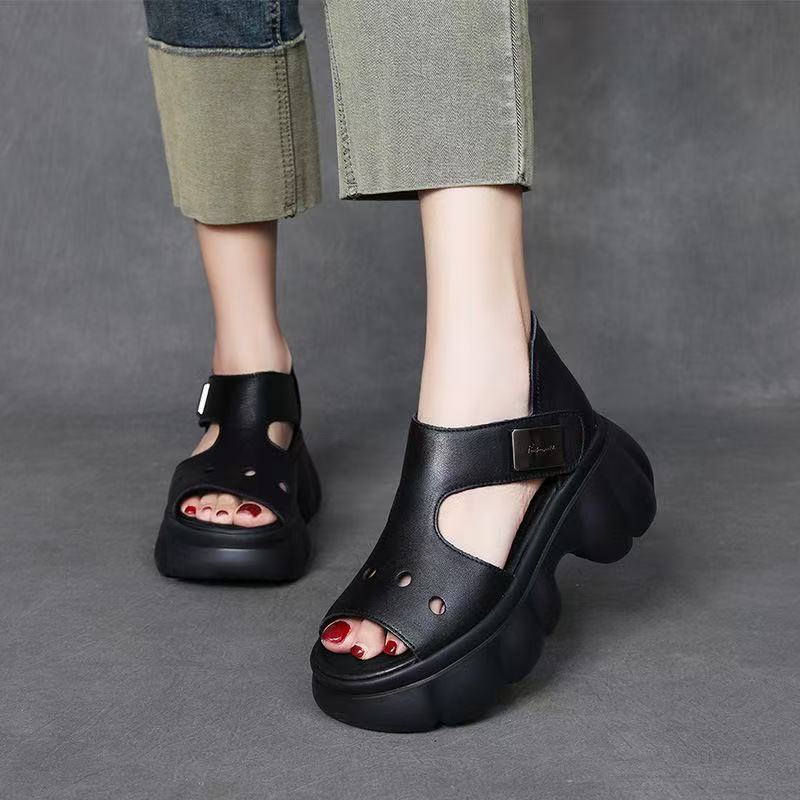 Sandallas romanas de piel suave de dedo abierto para mujeres verano 2026 nuevo muffin hueco con base gruesa versátil de tacones de sandallas de mujer