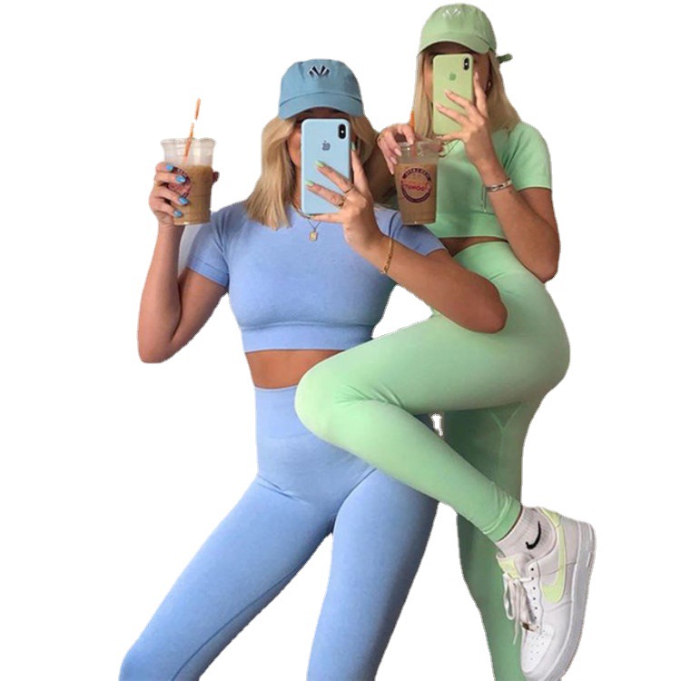 運(yùn)動(dòng)文胸套裝無(wú)縫運(yùn)動(dòng)內(nèi)衣跨境專供健身速干提臀短袖瑜伽服套裝女