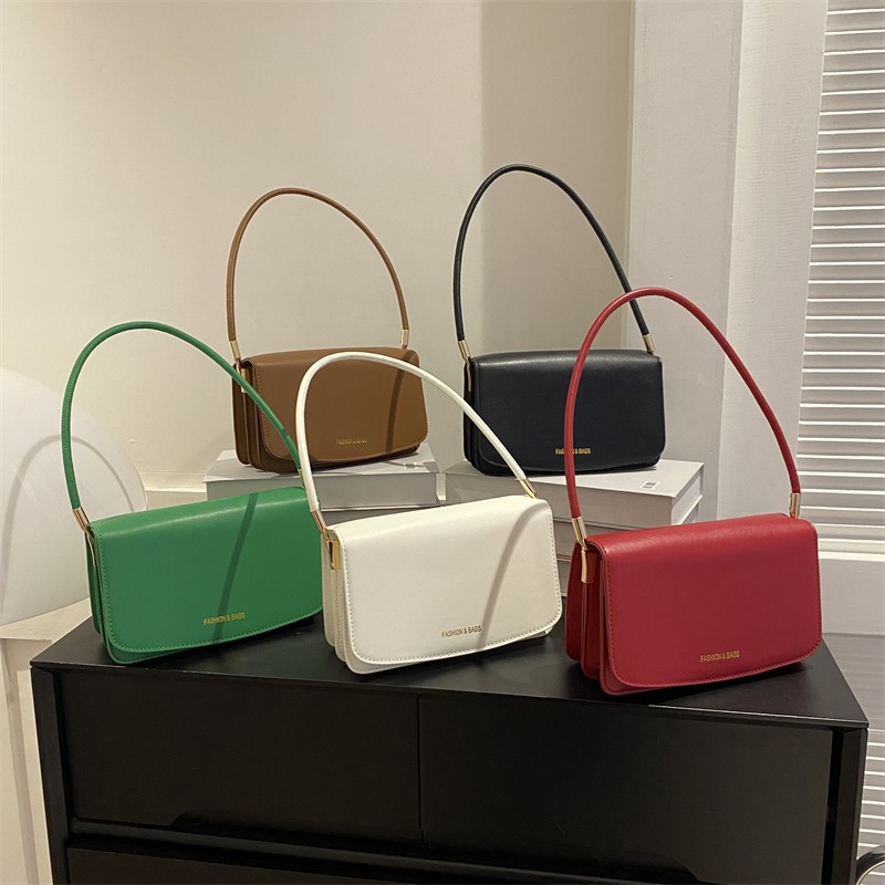 Texture simple et à la mode petit sac carré 2024 nouveau sac à bandoulière polyvalent de banlieue version coréenne sac à aisselles design de niche à la mode_voghion.com