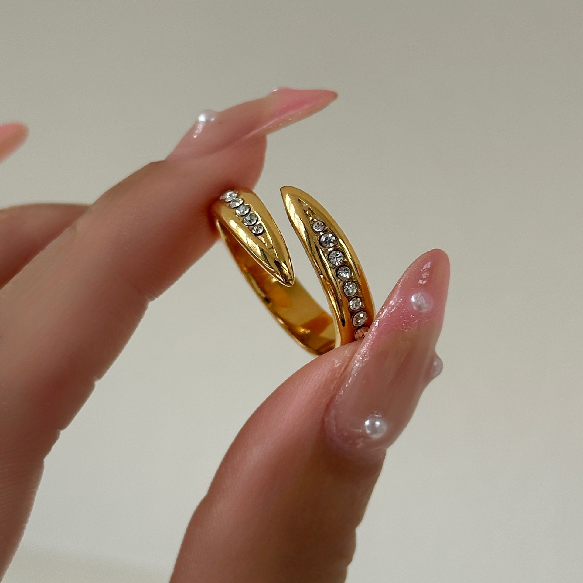 Casual Elegant Geometric Titanium Steel Inlay Zircon Rings display picture 3