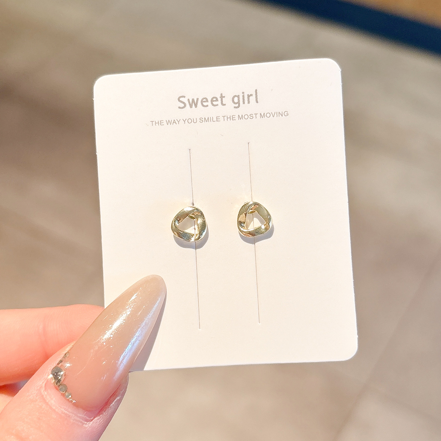 Pendientes de aleación Pendientes de alta calidad de perlas para mujer Pendientes exagerados de temperamento de lujo ligero coreano Pendientes largos con borlas al por mayor