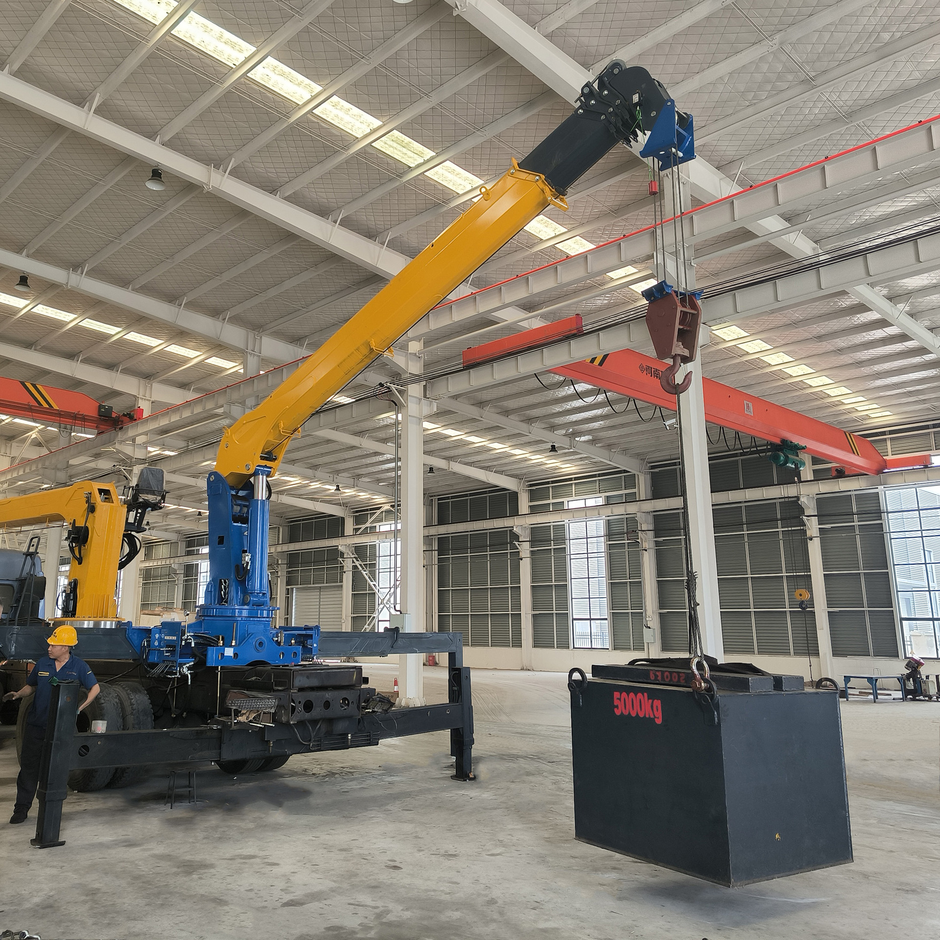 随车起重吊8吨直臂随车吊液压臂起重机无线遥控建筑施工起重吊机