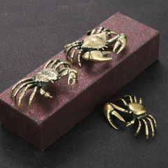 Old brass crab ornaments, tea pet gadgets, handle pieces, creative and personalized brass crab crafts collection