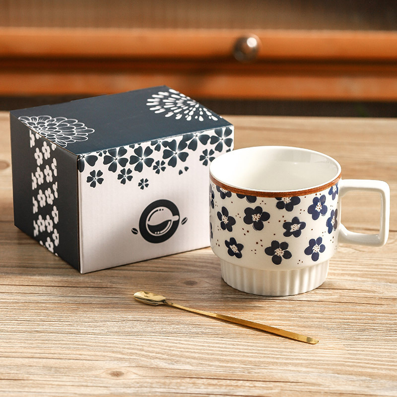 Tazas de agua de porcelana vintage de estilo japonés de nicho, tazas de cerámica plegables, tazas de café de alto valor, tazas de desayuno, regalo de mano