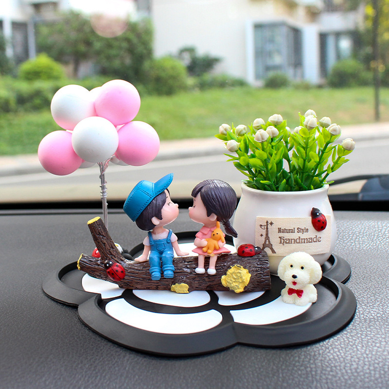 Decoraciones de automóviles pareja creativa consola de automóviles encantadora muñeca de la red decoración de automóviles decoración de automóviles mujeres