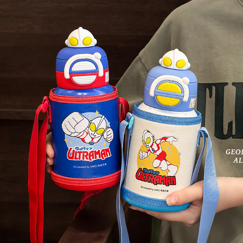 Ultraman dos bebidas tazas de calentamiento para niños para estudiantes de primaria para la escuela especial para niños hervidor de agua de paja 2024 nueva taza