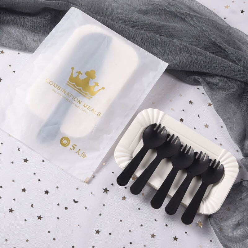 Cake tableware set, cake paper plates, cutlery, black, high-end, thickened, for picnics and barbecues, disposable plastic plates Cake tableware set, cake paper plates, cutlery, black, high-end, thickened, for picnics and barbecues, disposable plastic plates