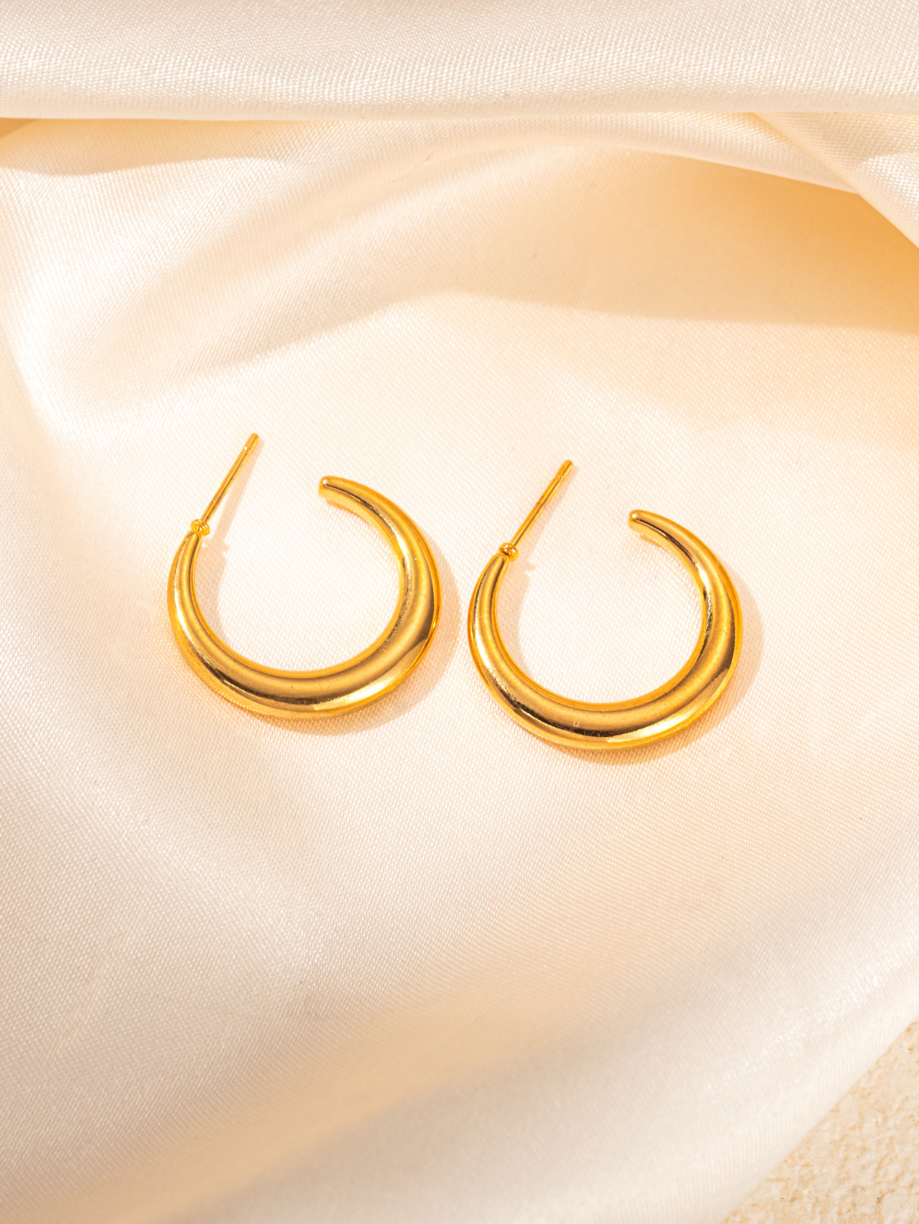 글로시 후프 이어링