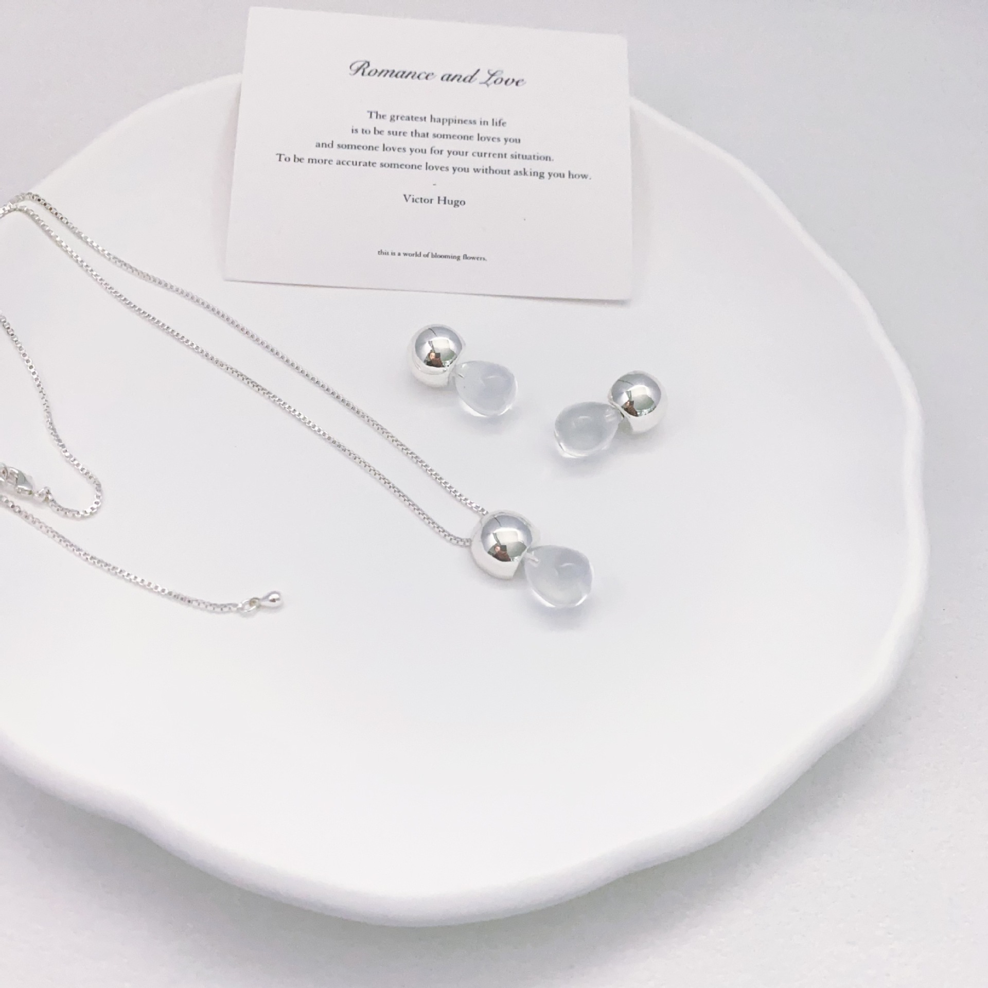 Fashionable copper transparent white crystal drop-shaped