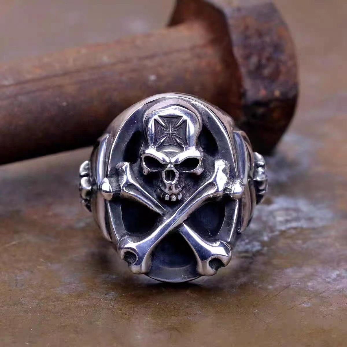Heavy-Duty Retro Skull Ring &ndash; Men&rsquo;s Fashion Statement Alloy Index Ring