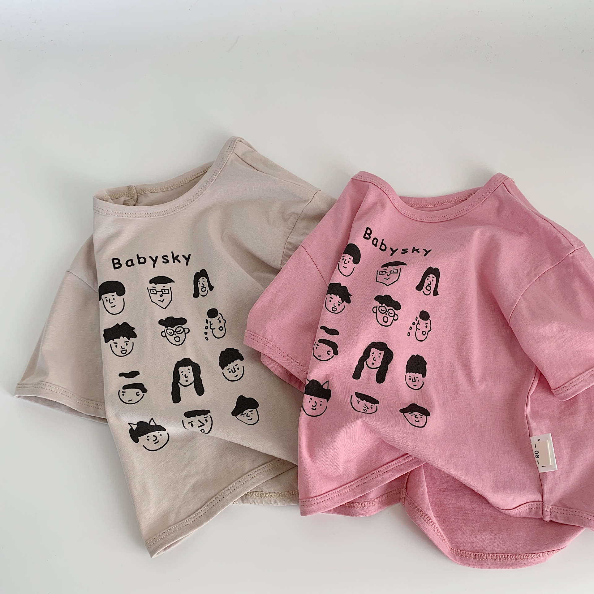 Camiseta de manga corta de verano para niños Maibao 2025 nuevo estilo coreano para niños y niñas suéter estampado de dibujos animados algodón a clase