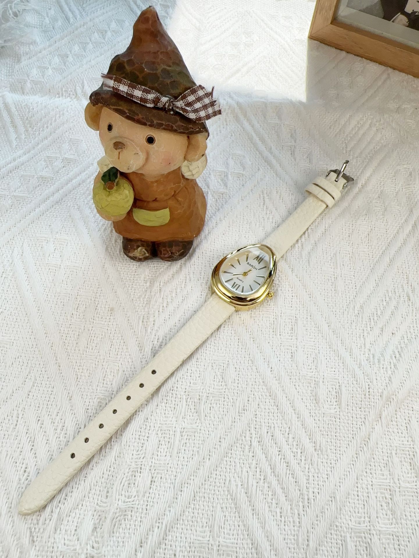 50g Weight Ordinary Glass Mirror Material Imitation Leather Strap Material Watch Classification Pointer+Number Display Type Buckle Buckle Style Drop shape Dial Shape Quartz Movement Women's Gender Retro Solid Color Buckle Quartz Watch Women's Watches 11