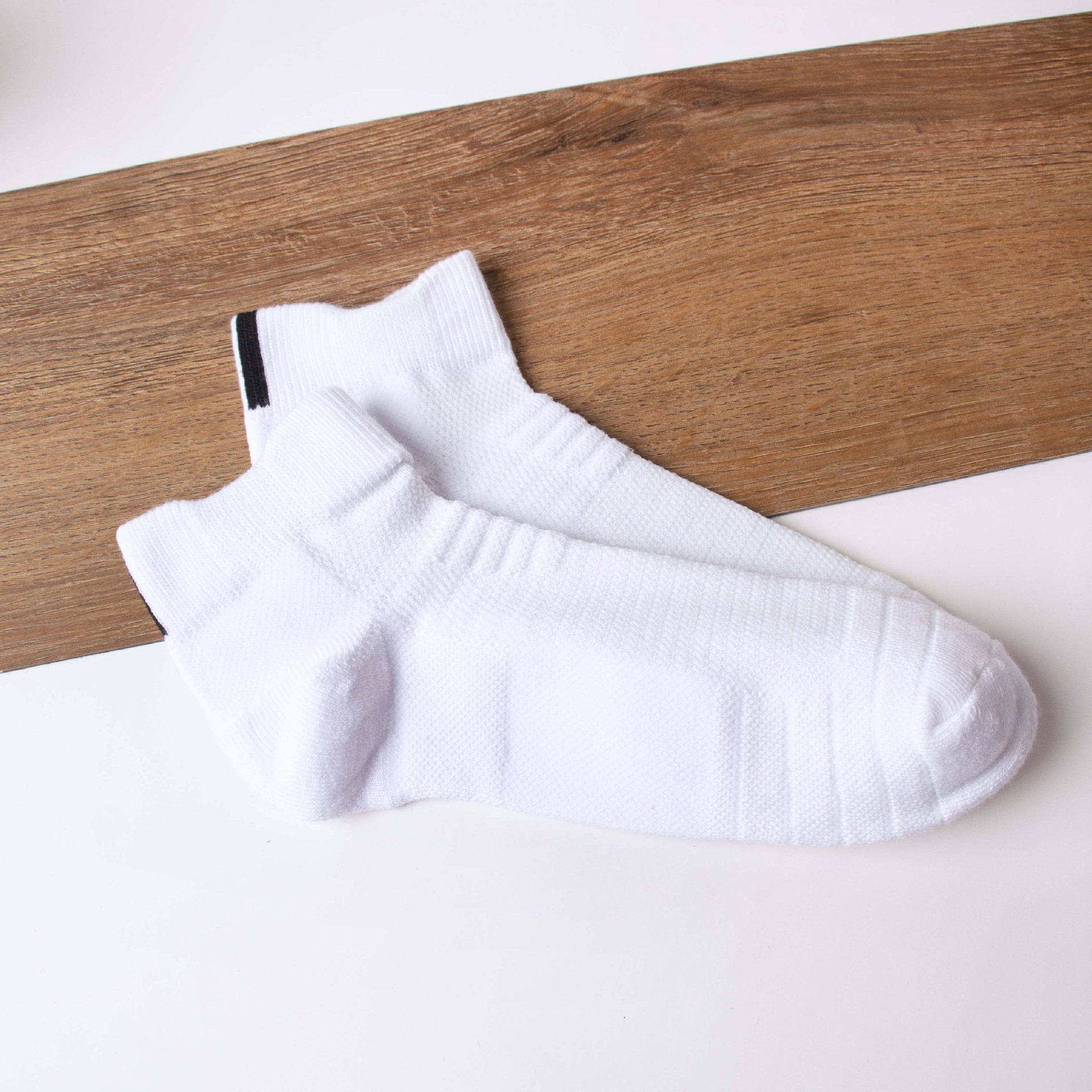 Calcetines deportivos para hombres engrosados Calcetines de tobillo inferior de toalla Calcetines antifricción para correr Calcetines de baloncesto de élite